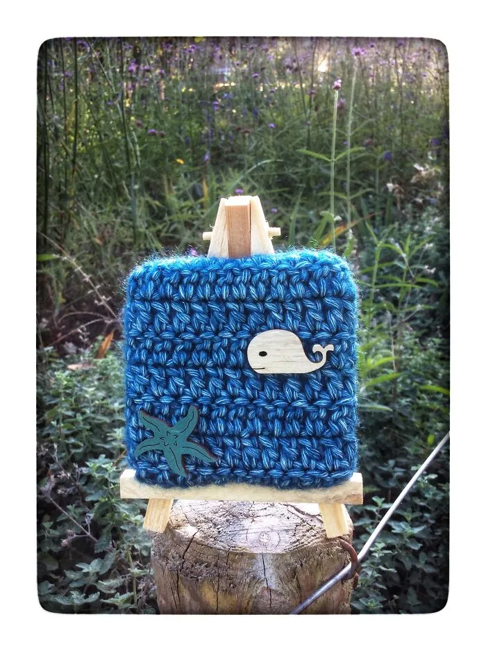 I Paint Mini Canvases With Crochet (14 Pics)