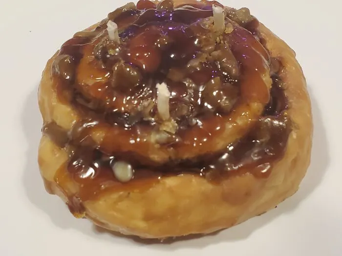 Philadelphia Style Cinnamon Roll Candle