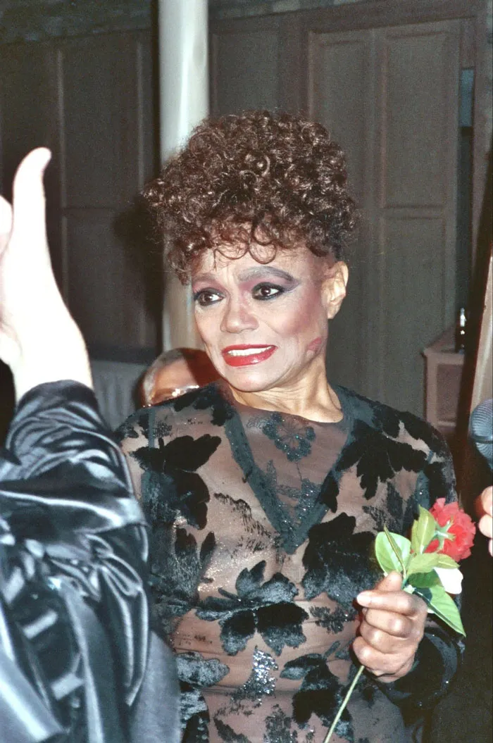 Someone Online Asked, “Who Is The Most Famous Person In Your Family?”, And 30 Delivered