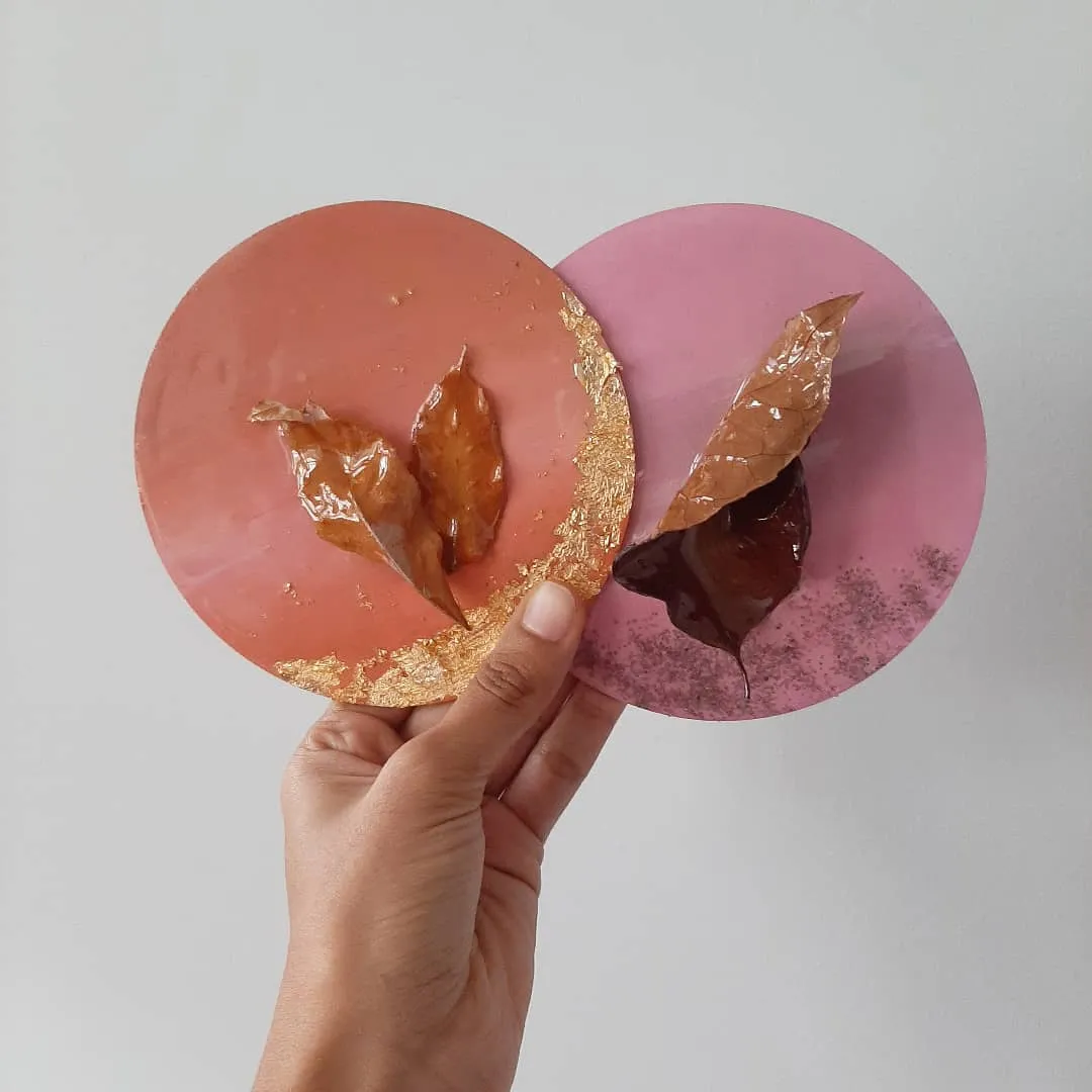 Artist Who Works With Fallen Fall Leaves