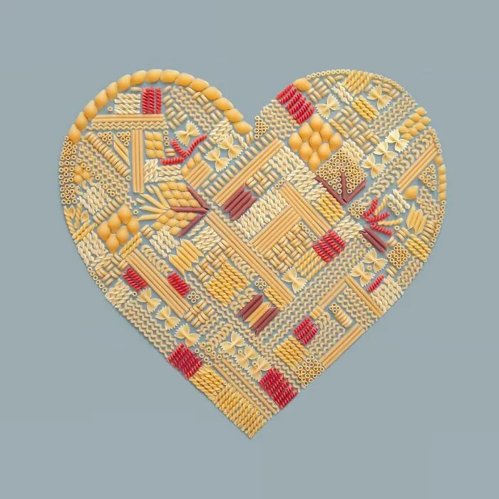 Artist Arranges Everyday Objects To Make Perfect-Looking Art Pieces, And Here Are 80 Of The Best Ones