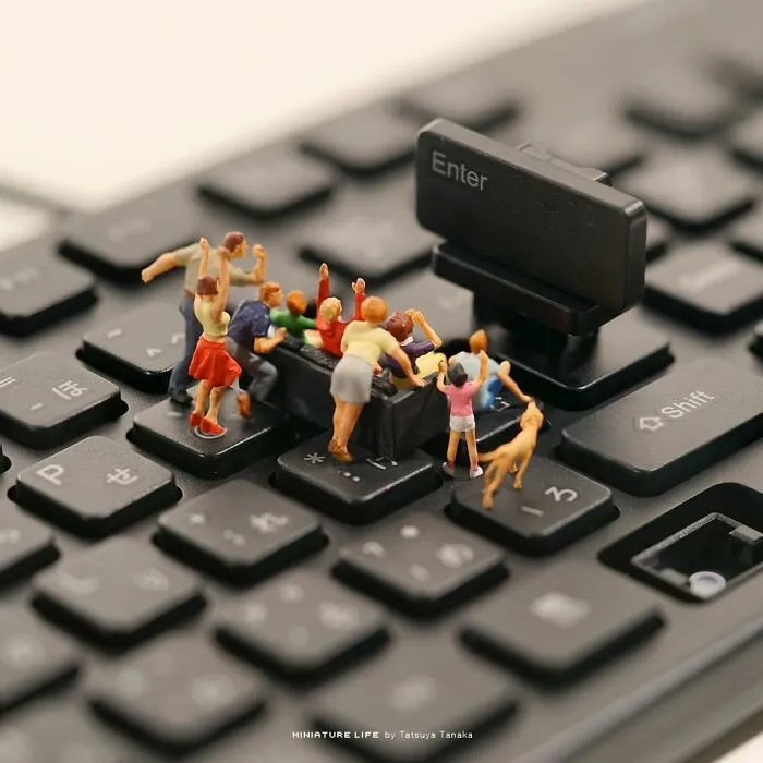 102 Detailed And Fun Miniature Dioramas By A Japanese Artist Who Creates Them Every Day (New Pics)