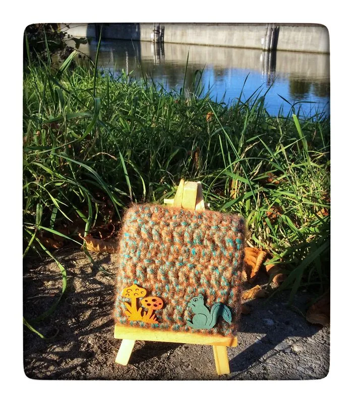 I Paint Mini Canvases With Crochet (14 Pics)