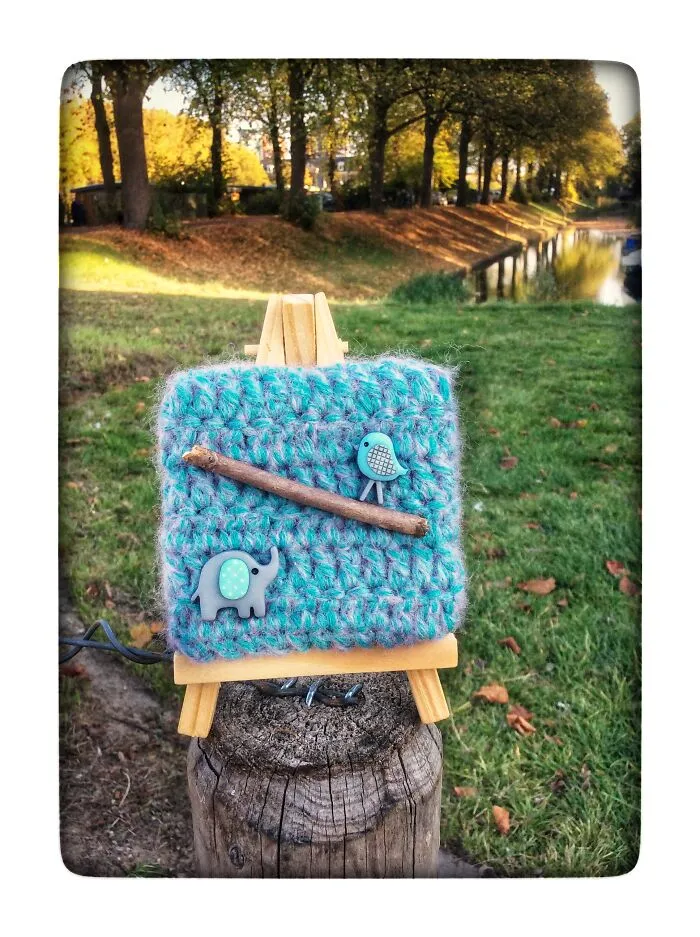 I Paint Mini Canvases With Crochet (14 Pics)