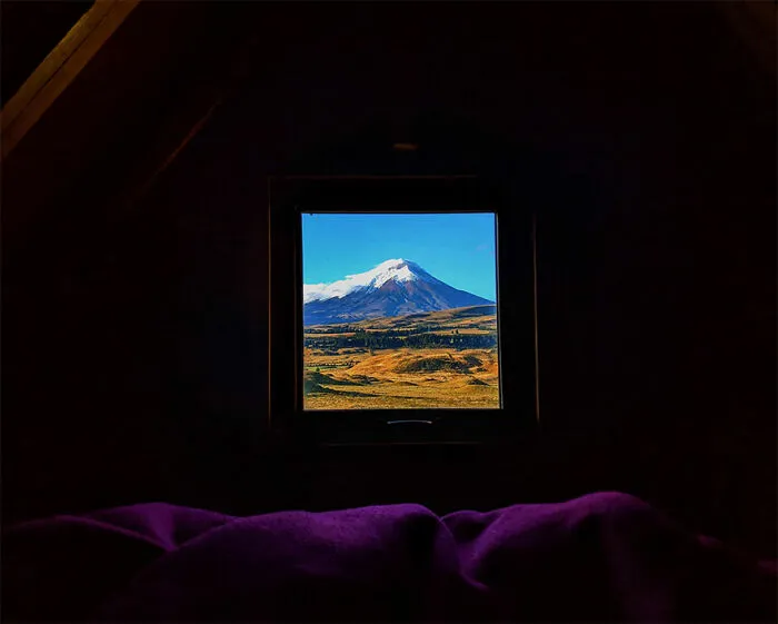 Vistas desde el hostal al volcán Cotopaxi en Ecuador