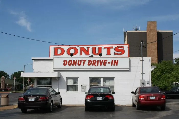 30 Of The Stupidest Decisions Made By Companies That Made Them Regret It Later
