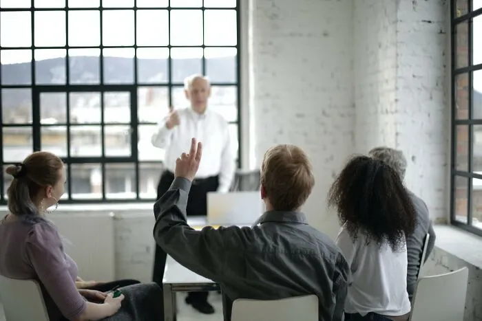 People Point Out 30 Low-Key Signs Of A Highly Intelligent Person