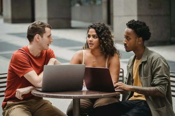 People Point Out 30 Low-Key Signs Of A Highly Intelligent Person