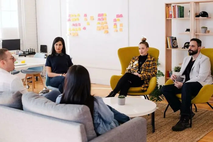 People Point Out 30 Low-Key Signs Of A Highly Intelligent Person