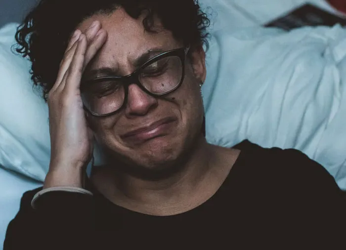 "Personas que pillaron a sus parejas engañándoles, ¿cómo ocurrió? ¿Y cuál fue su reacción?"