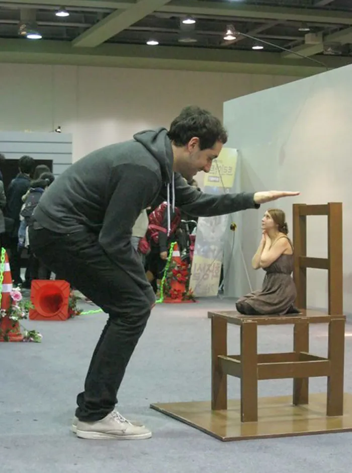 Mi novia y yo en el museo