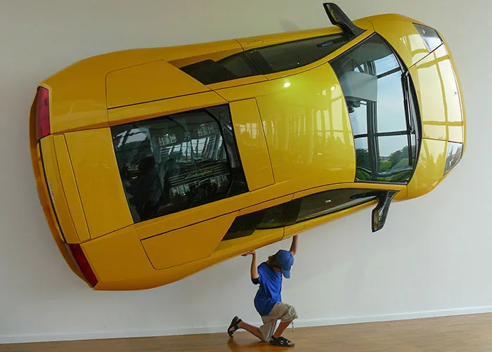 A los 10 años visité el museo y fábrica de Lamborghini, mi padre me hizo esta foto