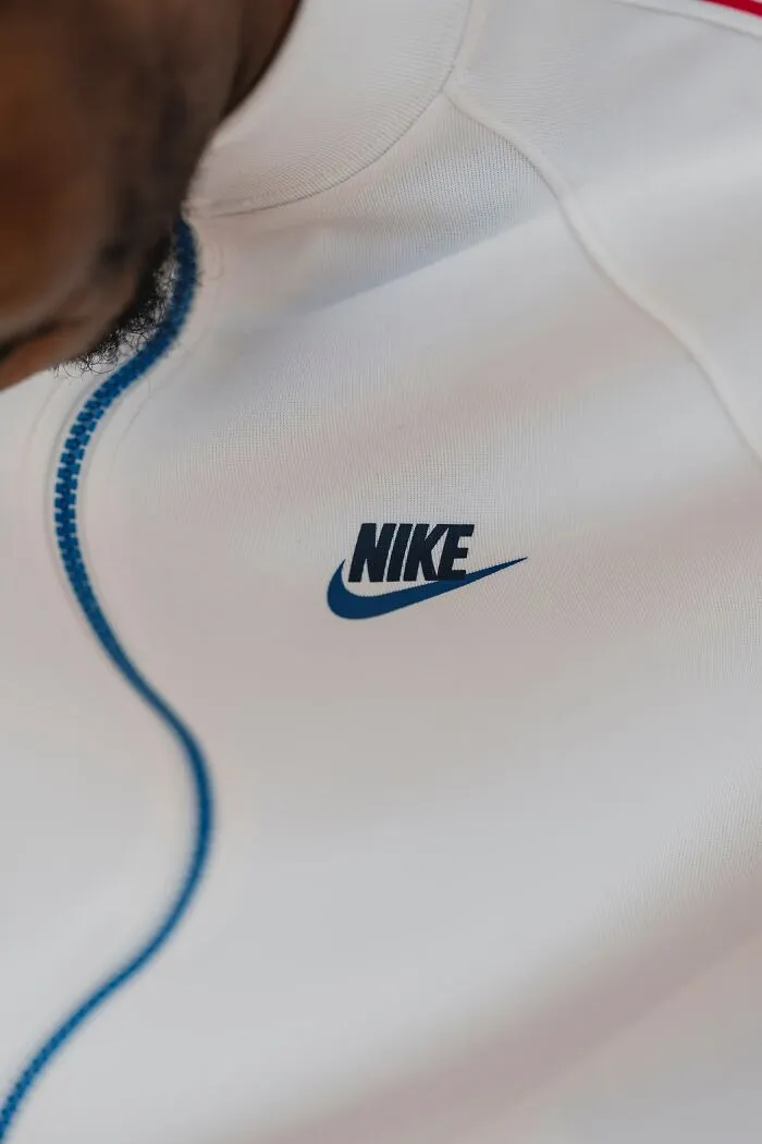 30 Employees Share The Ridiculous Work Dress Codes They Had To Adhere To