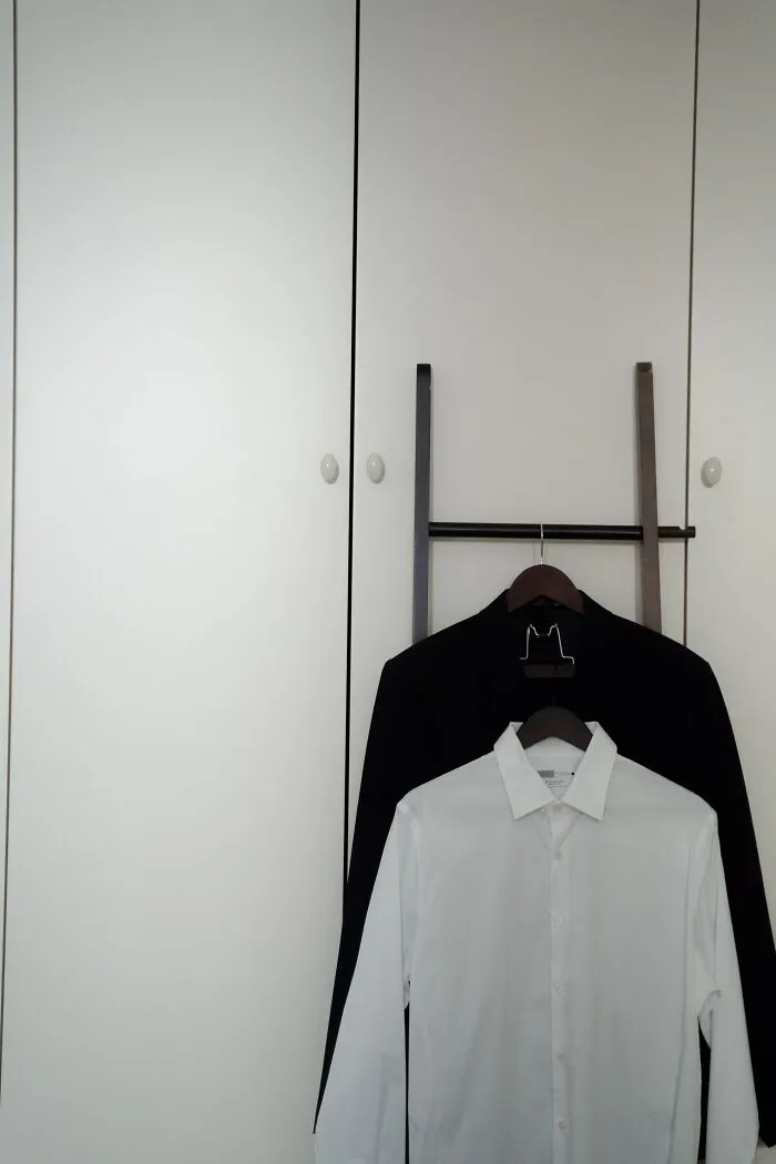 30 Employees Share The Ridiculous Work Dress Codes They Had To Adhere To