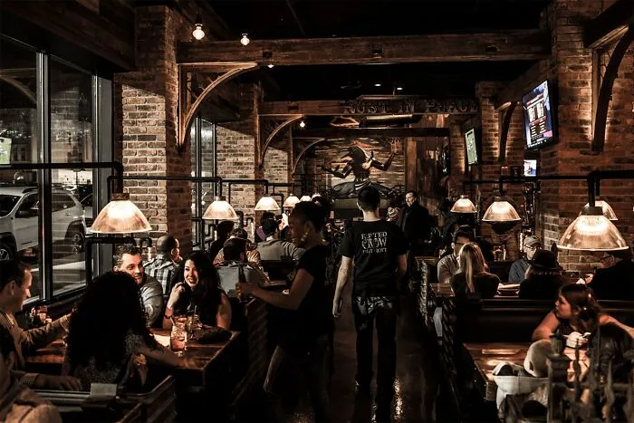 30 Of The Worst Dates Ever, As Per Servers Who Witnessed Them