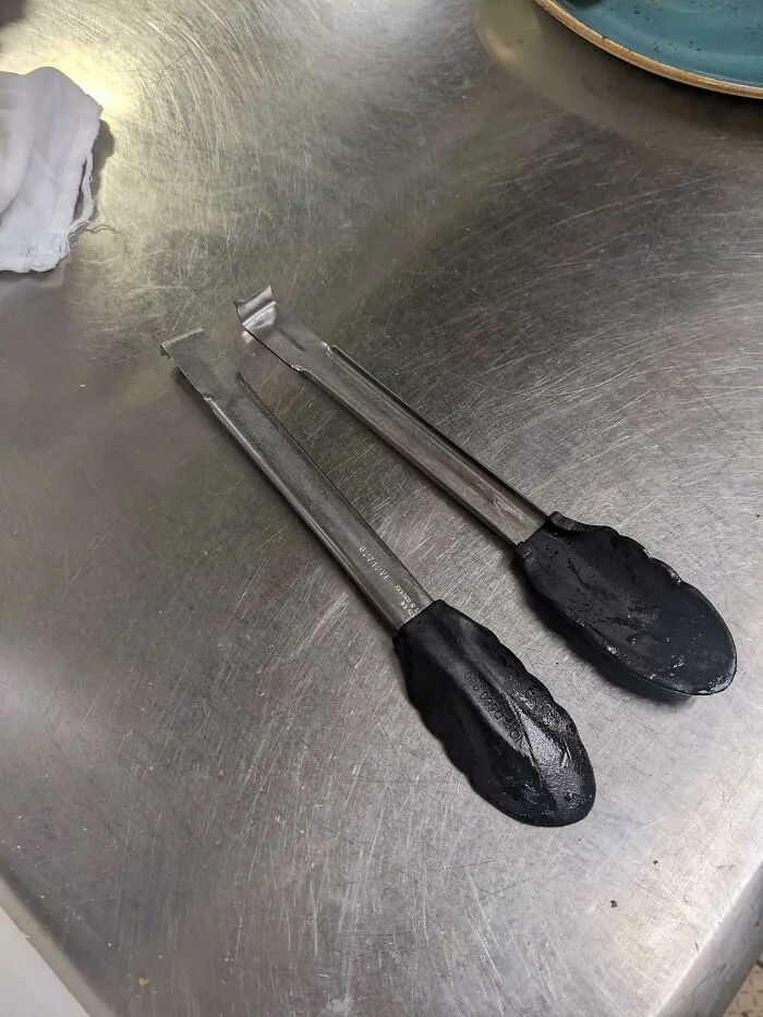 Ha estado conmigo diez años, a través de cuatro jefes de cocina. Hoy hizo su último "clack"