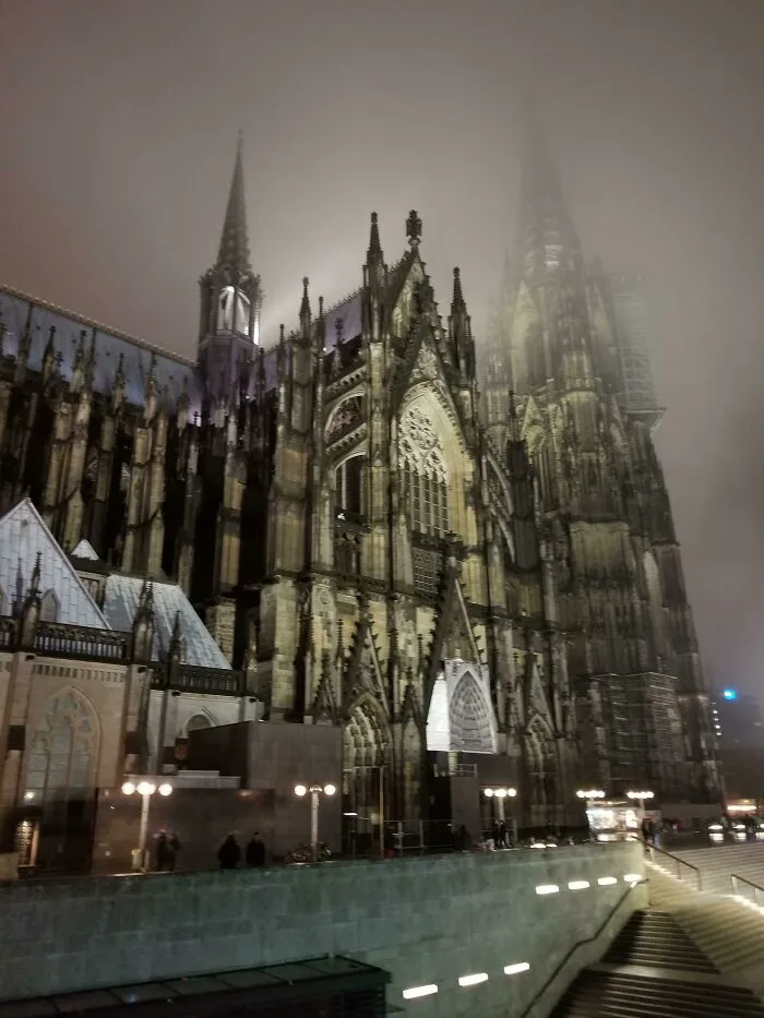 Esto es lo que vi al bajar del tren en Colonia, Alemania