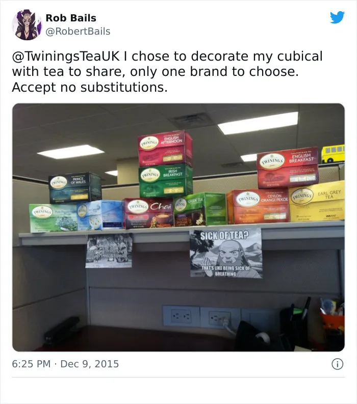 30 Times Staff Transformed Their Lifeless Office Cubicles Into Something Wonderful