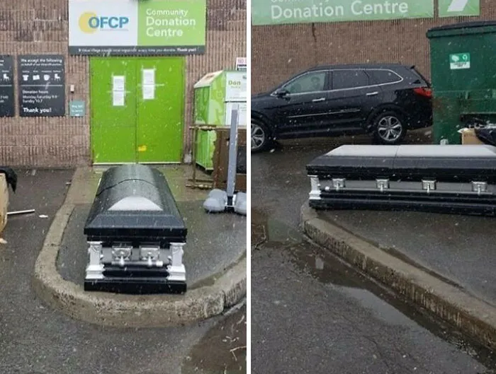 Un par de fotos mejores del ahora famoso ataúd donado por Value Village en Ottawa - tomadas por Paul J Bourque