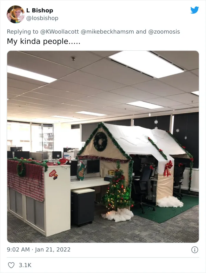 30 Times Staff Transformed Their Lifeless Office Cubicles Into Something Wonderful