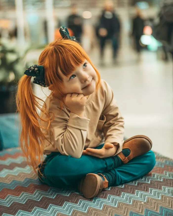 30 Fotos que tomé de mi hija adoptiva con mis disfraces hechos a mano