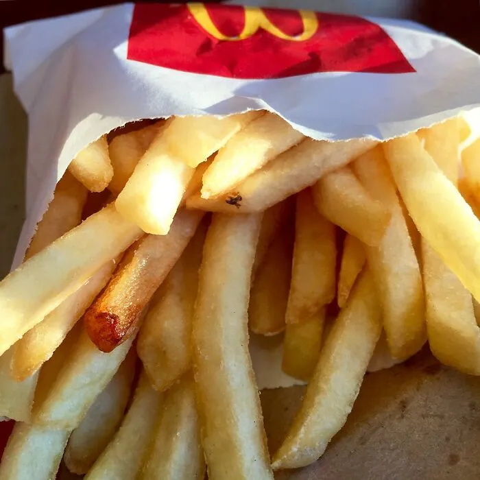 Comer patatas fritas blandas
