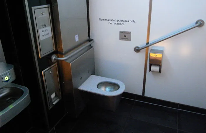 28 Times Employees Did Bizarrely Crazy Things At Work That Folks Online Just Had To Share