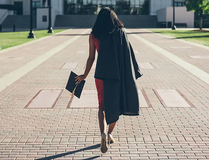 "Mujeres que no se casaron ni tuvieron hijos, ¿qué es lo que están haciendo en su lugar?”: 20 mujeres responden honestamente