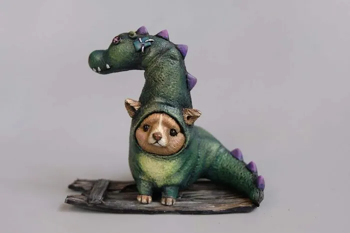 70 Tiny Animal Sculptures That I Created From Clay