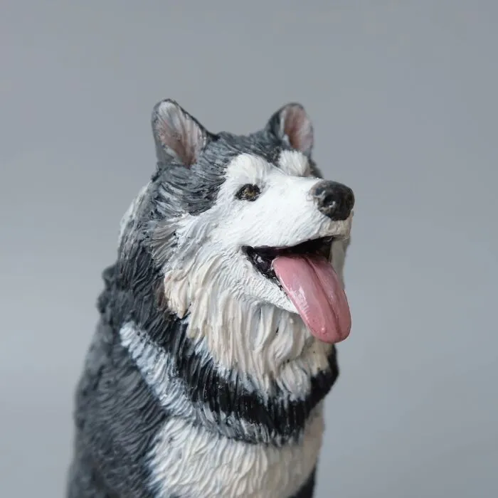 70 Tiny Animal Sculptures That I Created From Clay