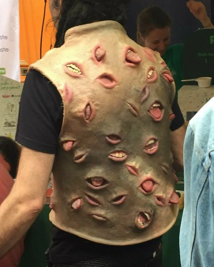 35 De las mejores y más inquietantes imágenes de la cuenta de Instagram "Cursed Image Dealer"