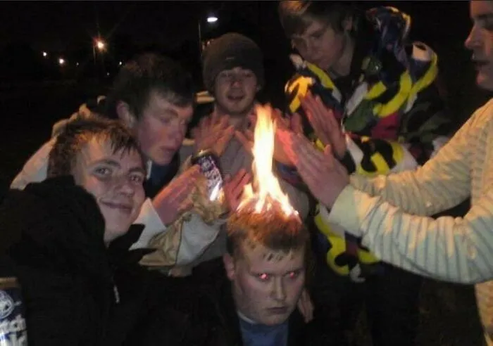 The "Cursed Image Dealer" Instagram Account Collects The Most Uneasy Images Found Online, And Here’s 40 Of Their Best