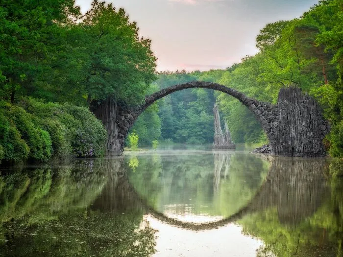Rakotzbrücke (Rakotz Bridge) In Savony