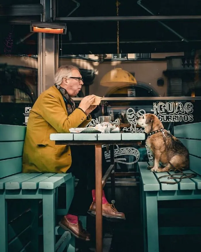 This Instagram Account Features Amusing Street Photographs And Has More Than 500 Thousand Followers (30 Pics)
