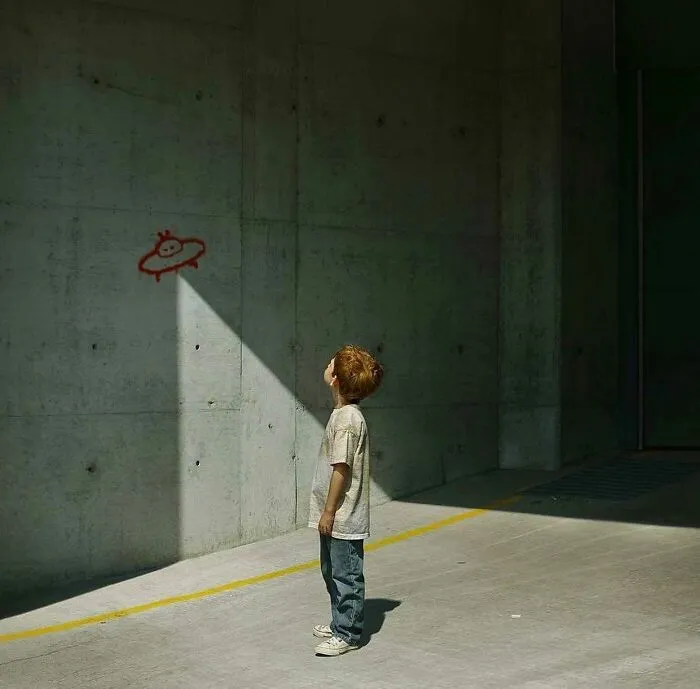 This Instagram Account Features Amusing Street Photographs And Has More Than 500 Thousand Followers (30 Pics)