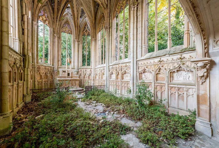 My Journey Into The "Violin Angel Chapel" (13 Pics)