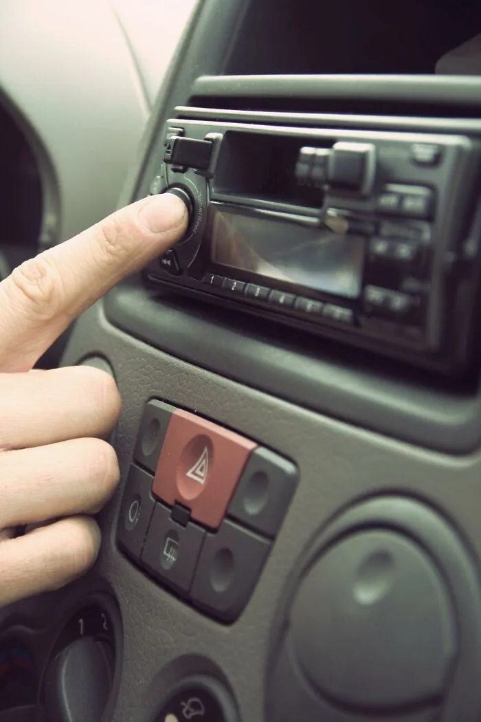 30 Of The Dumbest Lies These People Thought Were 100% True When They Were Kids