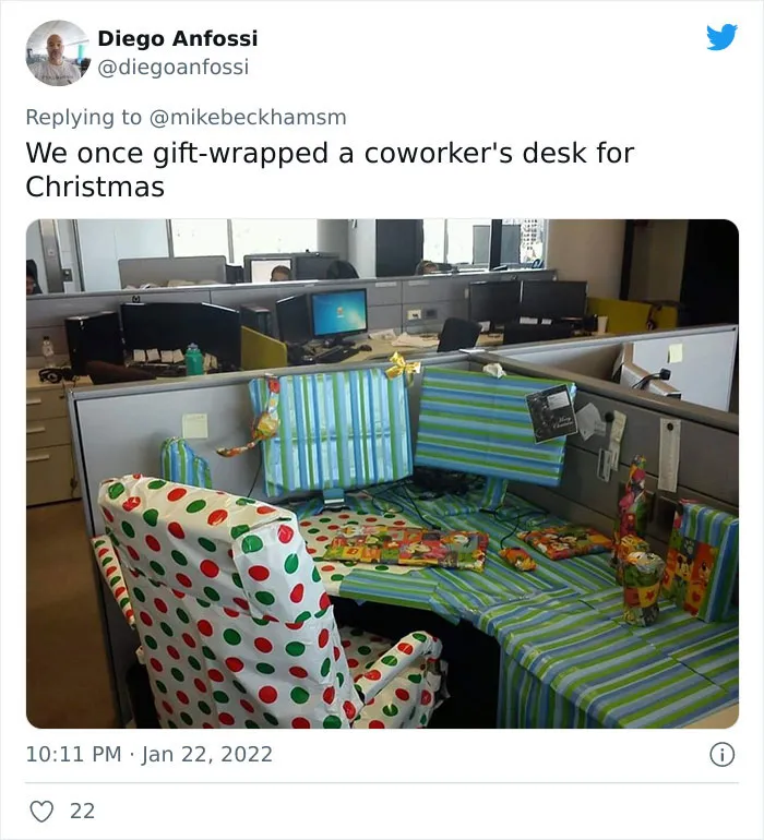 30 Times Staff Transformed Their Lifeless Office Cubicles Into Something Wonderful