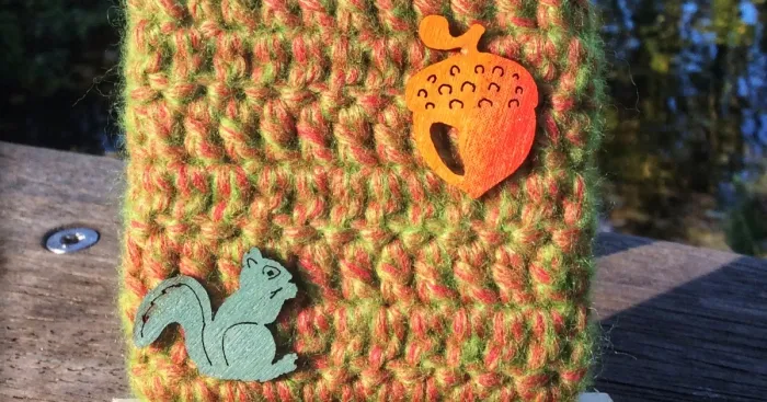 I Paint Mini Canvases With Crochet (14 Pics)