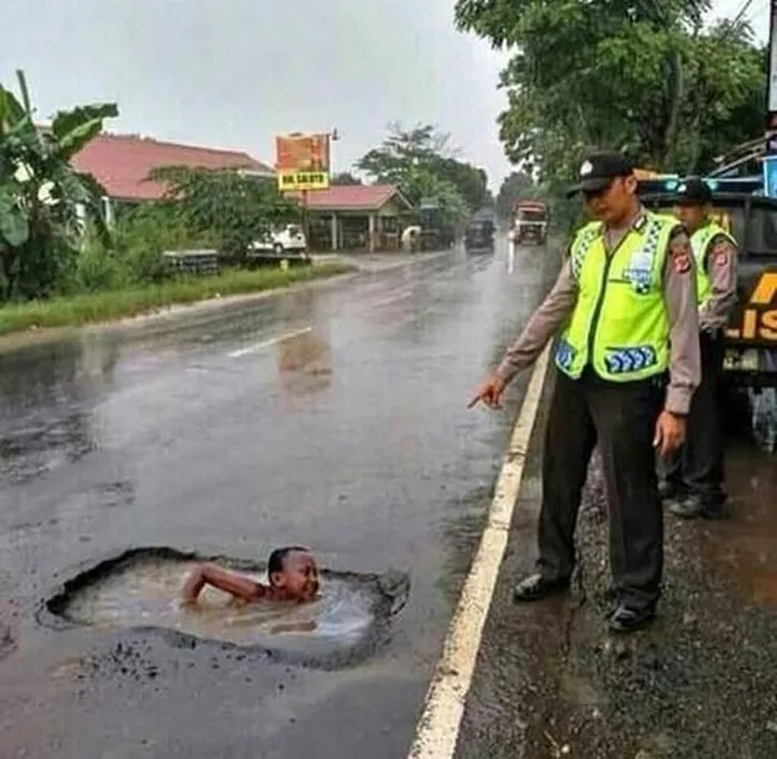 45 Imágenes muy divertidas de la página "Niños en apuros"