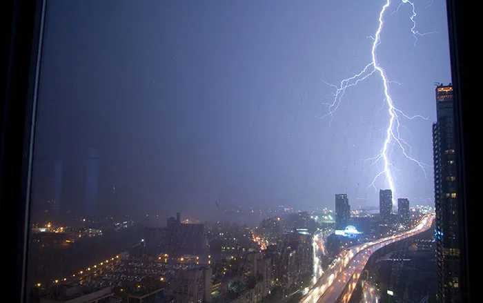 Cómo sobrevivir a una tormenta eléctrica