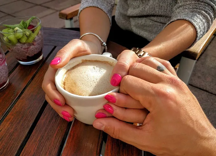 30 People Share Their Heartbreaking Love Bombing Experiences So That You Know What Red Flags To Look Out For