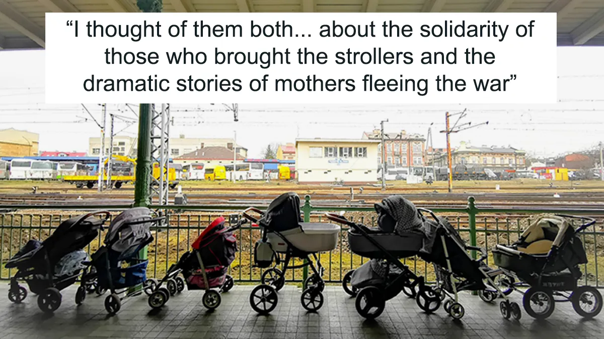 Polish Parents Leave Baby Strollers For Arriving Ukrainian Refugees As An Act Of Solidarity