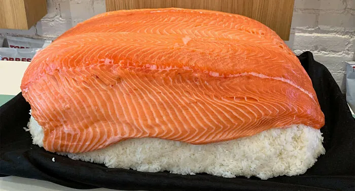 ¡Contemplad! El Sushi Nigiri más grande del mundo