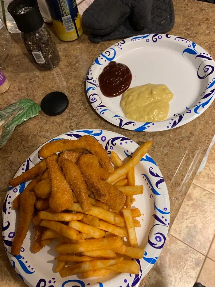 Me And My Girlfriend Hit One Year Together. We’re Both Broke. So Nugs And Fries To Celebrate!