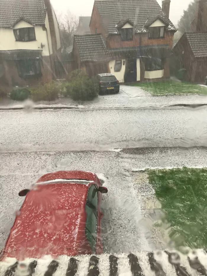 Esta tormenta de granizo en Herefordshire, Inglaterra. Por cierto las tormentas de este tamaño son poco comunes aquí