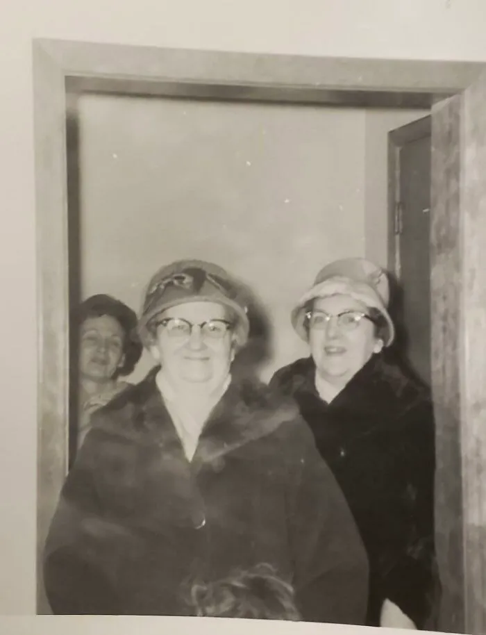 Mi tía abuela y su “compañera de piso”. En esa época, la gente solía pensar que eran hermanas