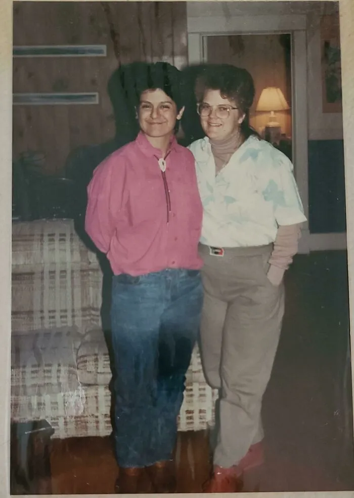 Mi tía Pat y su “compañera de piso”, 1986