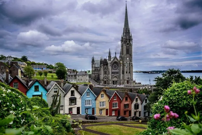 Estuve en Cobh; en el condado Cork; ¡Irlanda! El último puerto desde el que partió el Titanic, y una pequeña ciudad muy encantadora