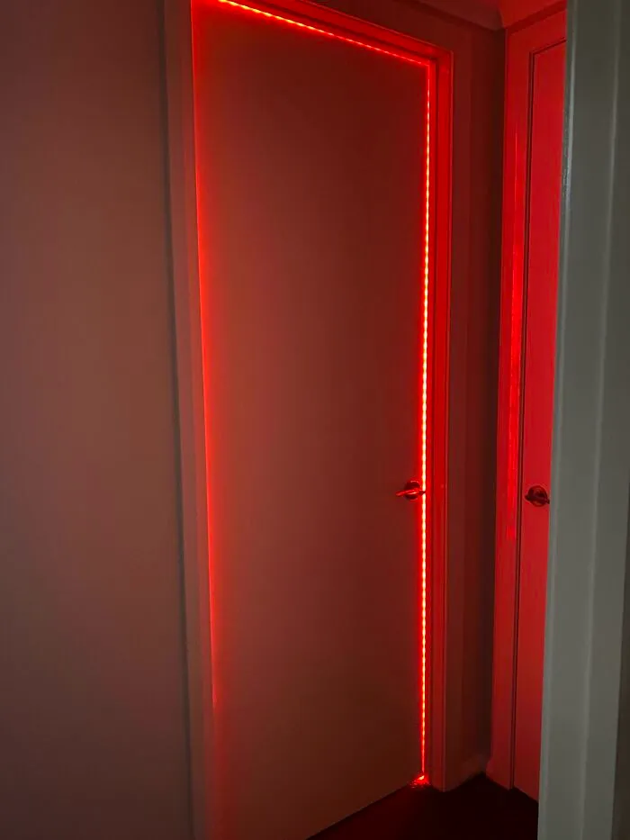 Home Office Busy Light - WiFi Enabled LED’s In Door Jam Linked To My Work Calendar, When I’m In A Meeting It Goes Red And The Kids Know They Can’t Come In